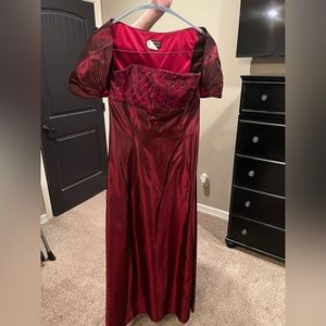Women’s size 14 red Scott McClintock formal gown.